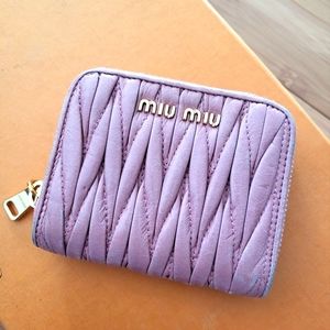 Miumiu zippy wallet